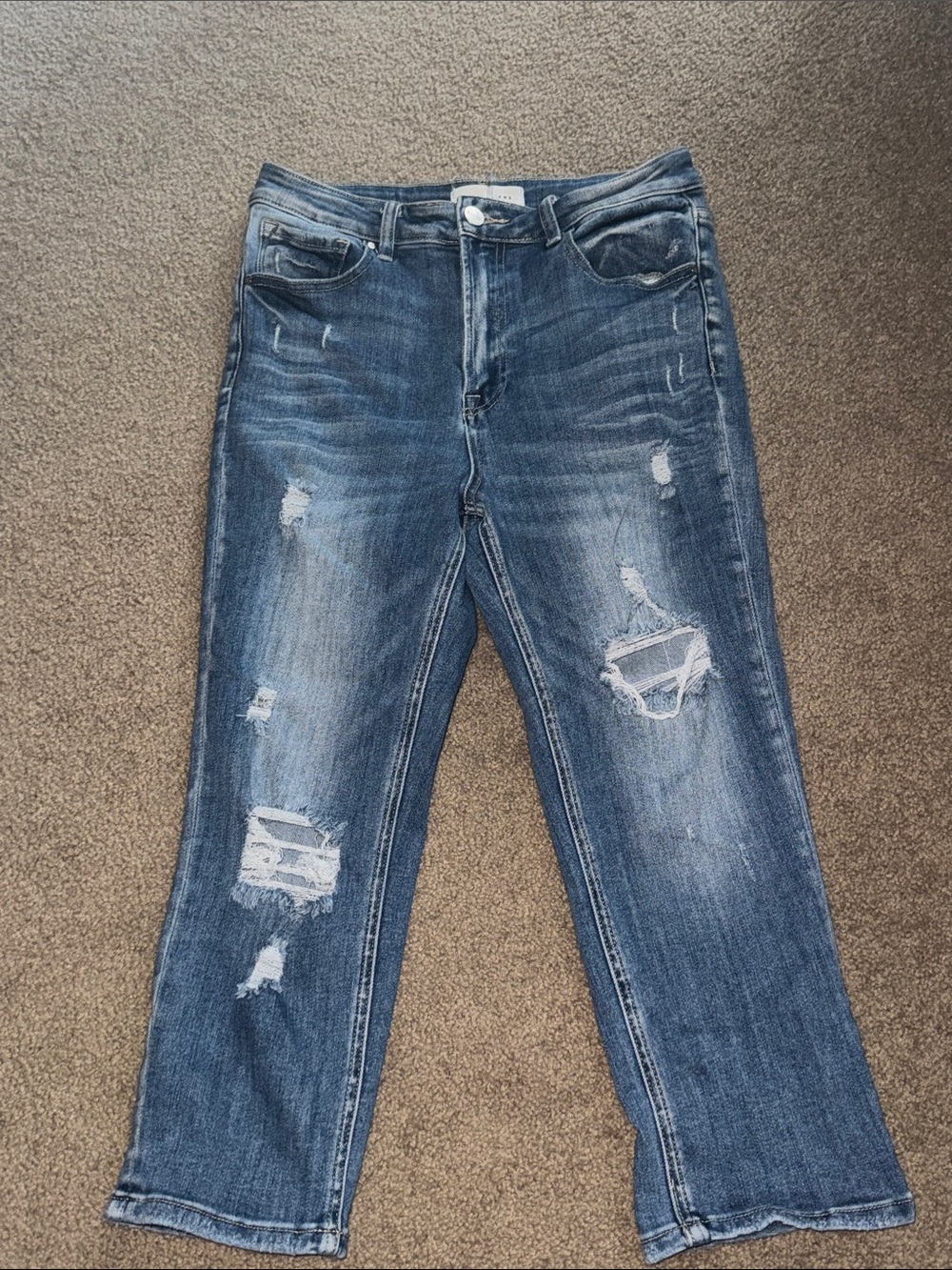 Risen size 7(28) women’s cropped distressed jeans